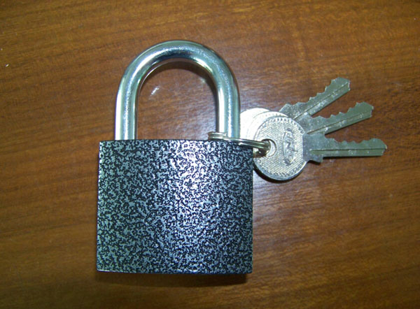Spray iron padlock-030