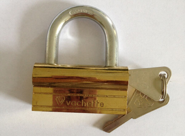 Gold-plated camel iron padlock-021