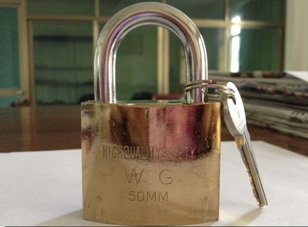 Gold-plated iron padlock-020